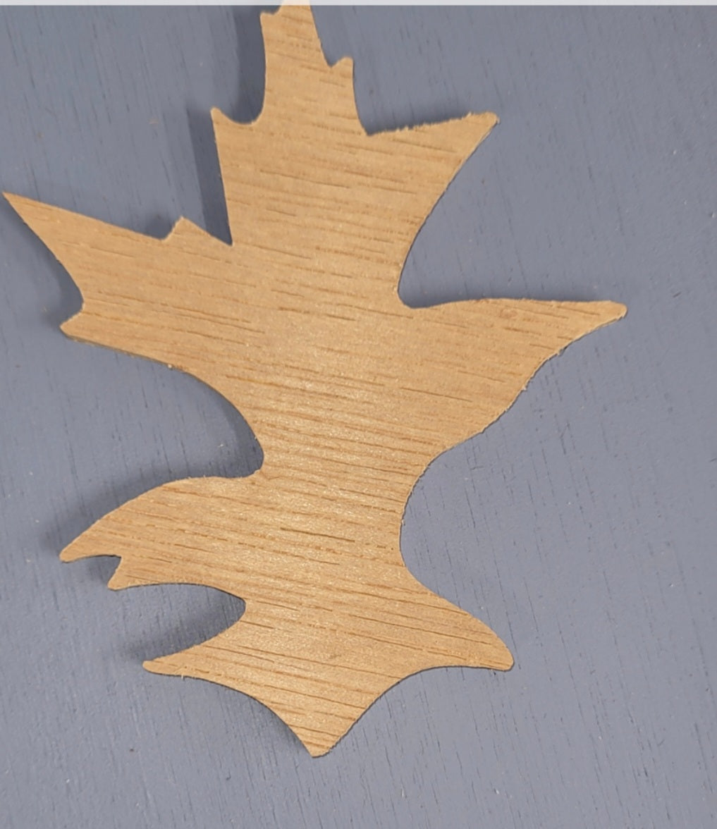 Pin oak leaf ornament