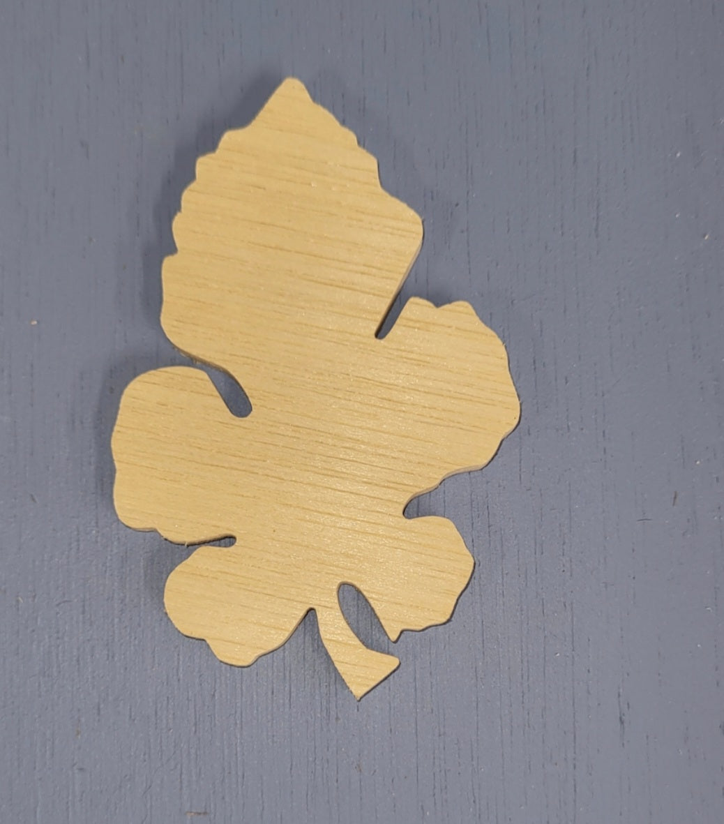 Small mulberry leaf ornament