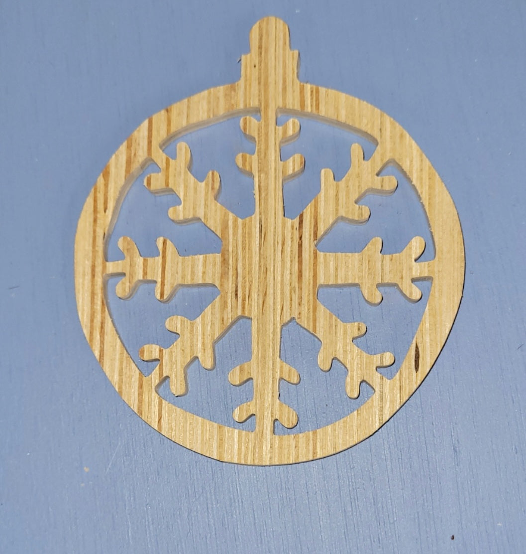 Snowflake in circle ornament